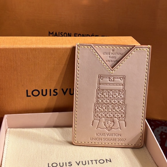 💫🌹 Rare Louis Vuitton Card Holder 🌹💫 - Picture 9 of 9